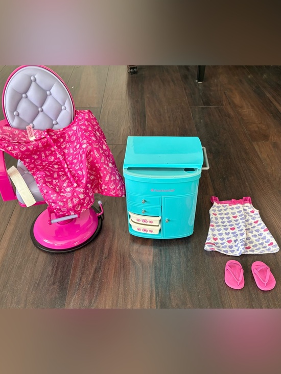American Girl Other - Beautiful American Girl Salon Set and Chair and Accessories